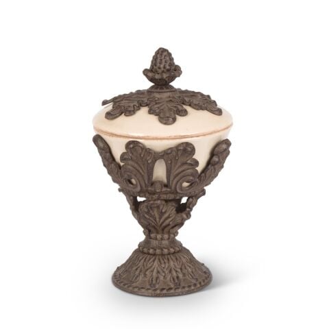 Baroque Pedestal Nut Bo
