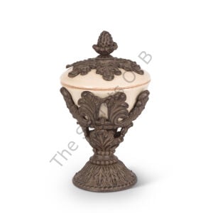 Baroque Pedestal Nut Bo