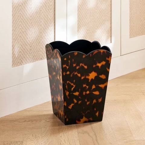 Scalloped Lacquer Bin – Tortoiseshell