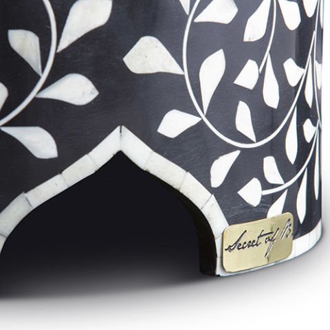 Black floral-patterned mother-of-pearl inlay cake stand